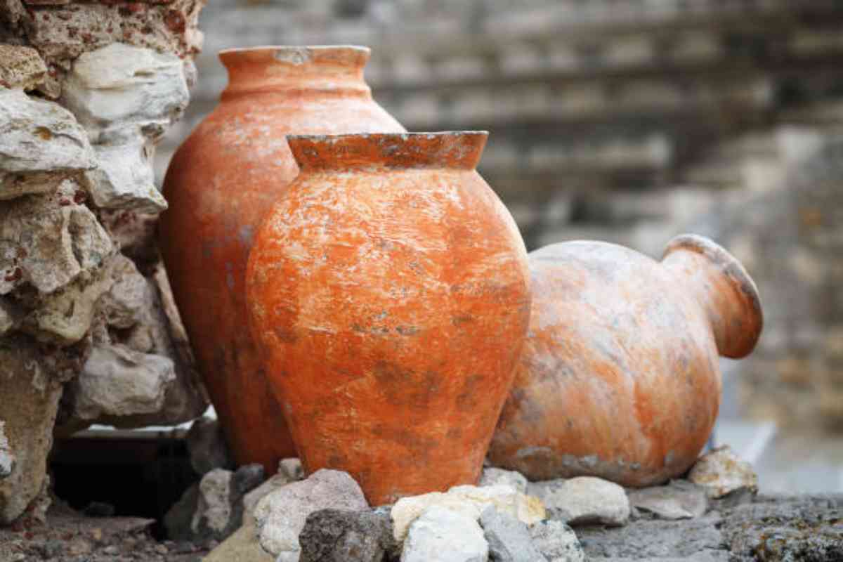 Scoperto vaso antico con 52.000 monete romane