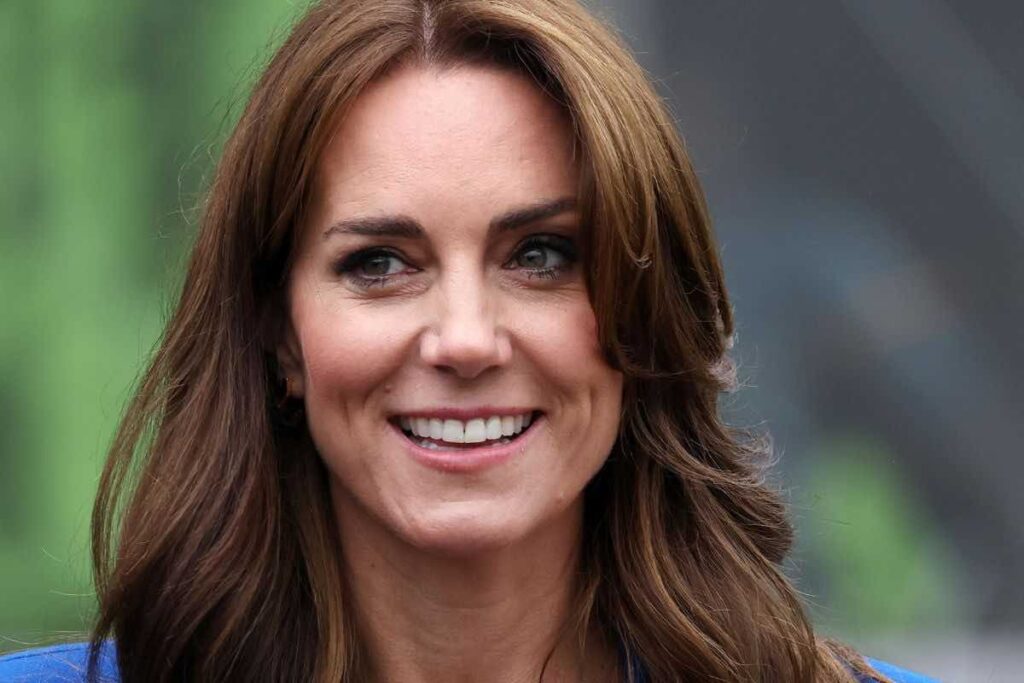 Kate Middleton rompe i protocolli reali